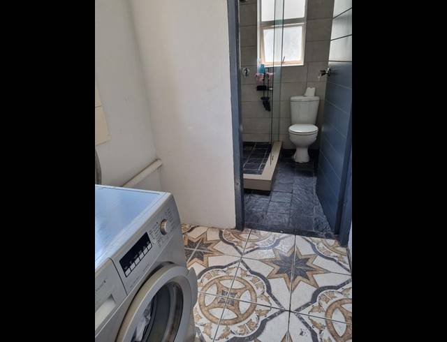 2 BEDROOM APARTMENT FOR SALE IN GLENWOOD